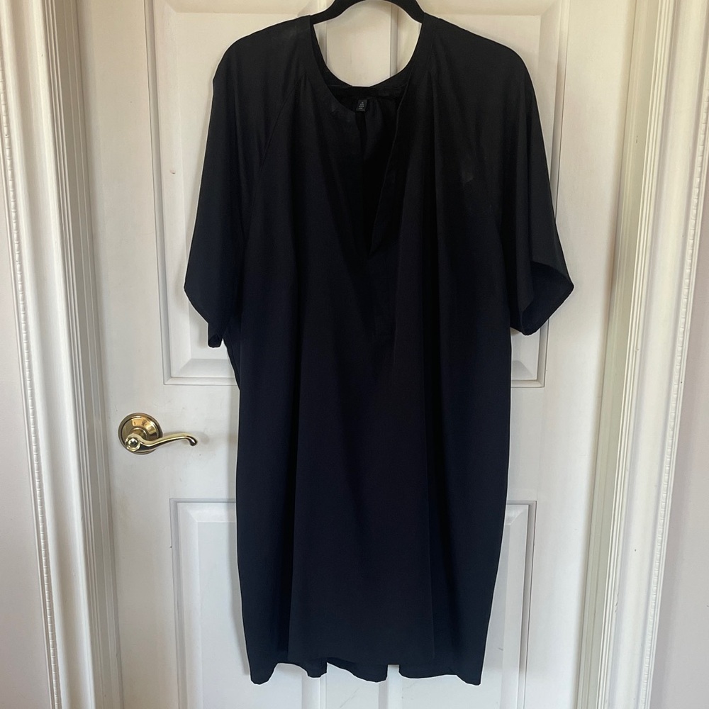 Ellos Men's Dark Short Sleeve Tee